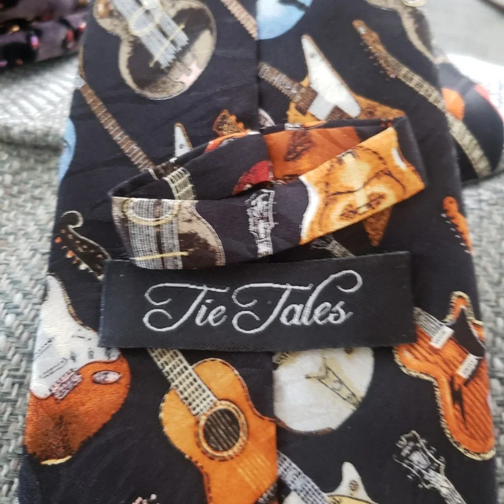 Tie Tales Mens 100%‎ Silk Neck Tie Guitar Print Novelty Music Rock Multicolor